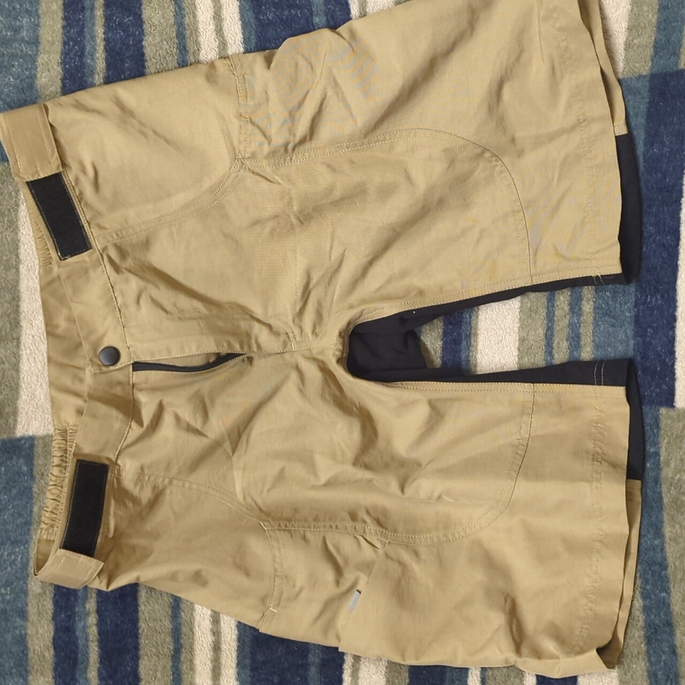 Nashbar stealth baggy shorts outer shell medium